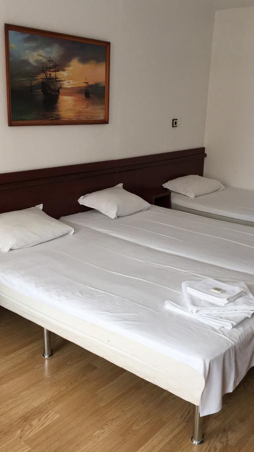 Royal Hostel Varna ภายนอก รูปภาพ