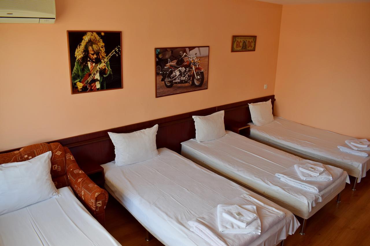 Royal Hostel Varna ภายนอก รูปภาพ