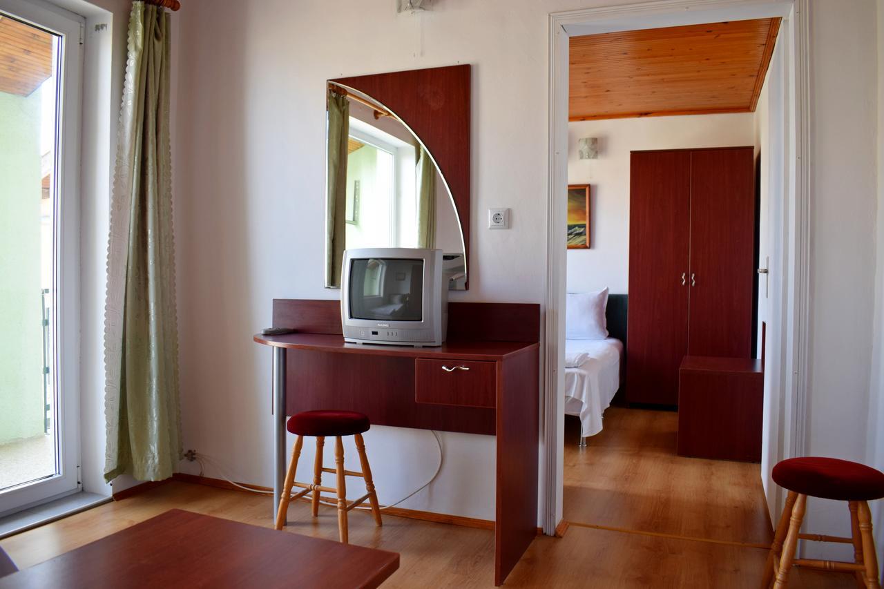 Royal Hostel Varna ภายนอก รูปภาพ