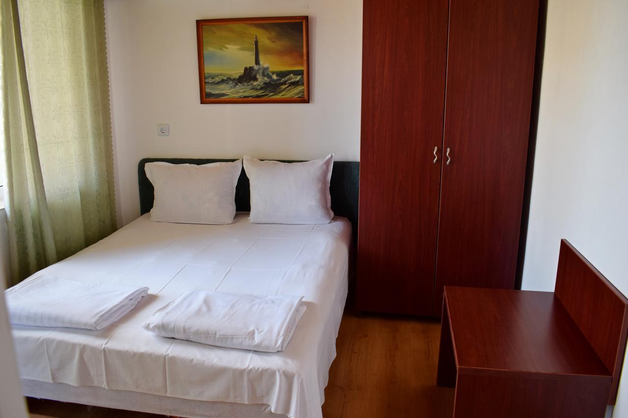 Royal Hostel Varna ภายนอก รูปภาพ