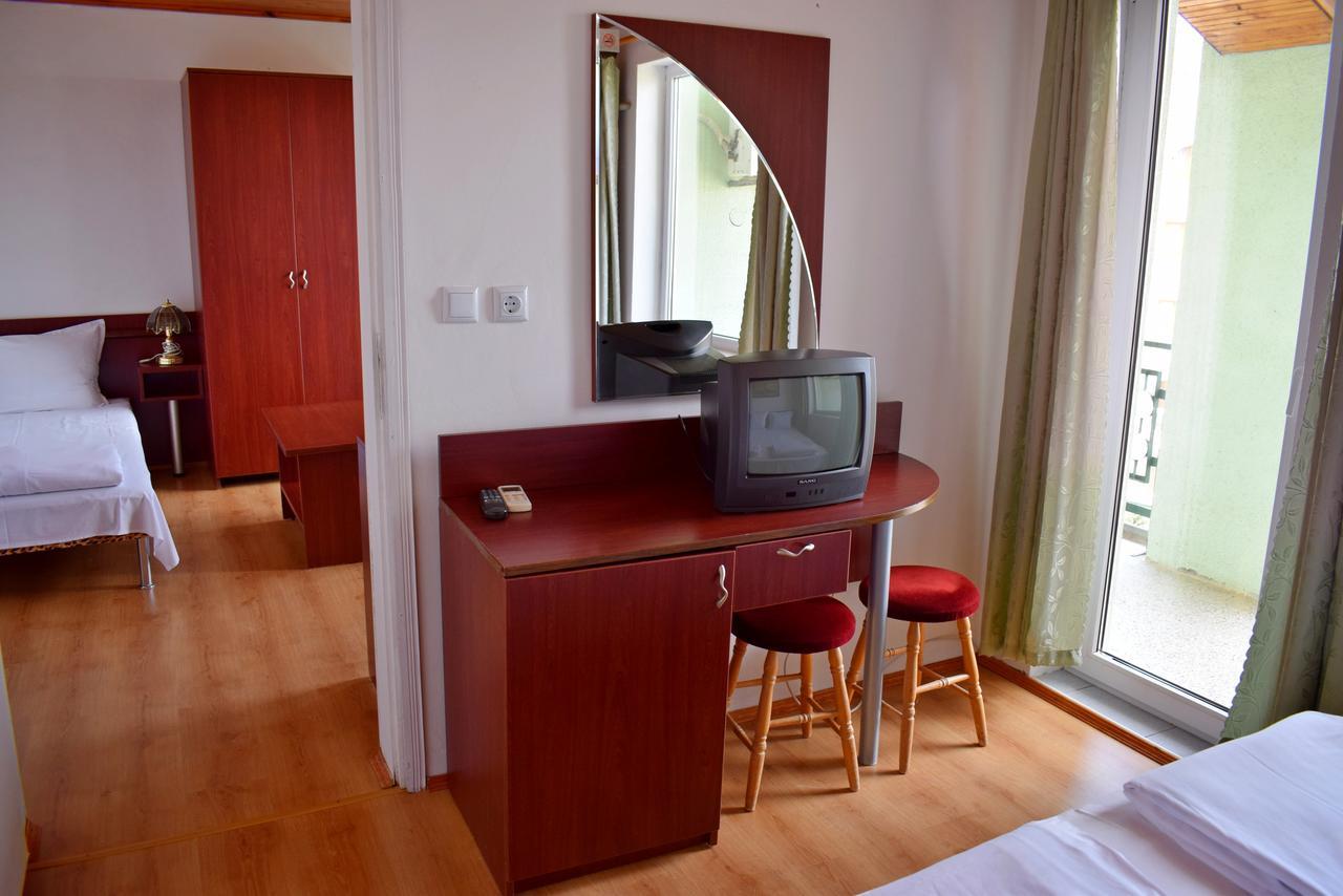 Royal Hostel Varna ภายนอก รูปภาพ